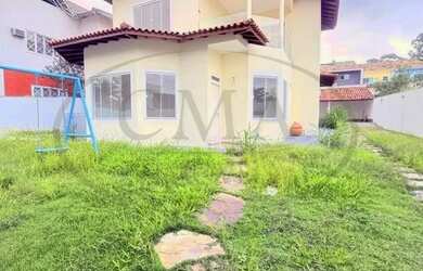 Imagem: A casa possui 3 Dormitórios, 4 Banheiros, 2 Vagas na garagem