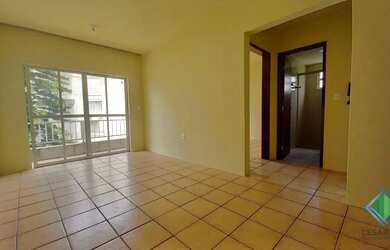 Imagem: O apartamento possui 1 Dormitório, 1 Banheiro, 1 Vaga na garagem