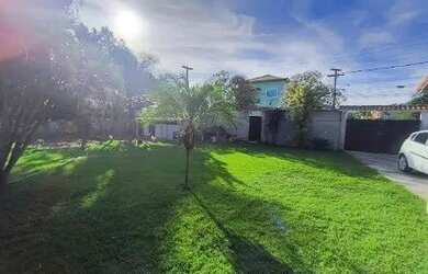 Imagem: A casa possui 2 Dormitórios, 2 Banheiros, 2 Vagas na garagem