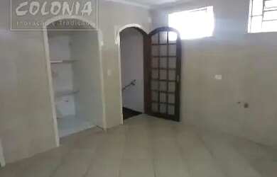 Imagem: A casa possui 3 Dormitórios, 4 Banheiros, 2 Vagas na garagem