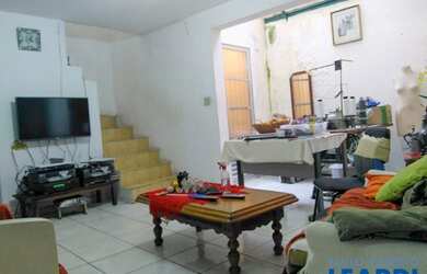 Imagem: A casa possui 3 Dormitórios, 3 Banheiros, 2 Vagas na garagem