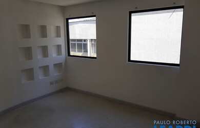 Imagem: O depósito possui 2 Vagas na garagem, 74m² de Área e está