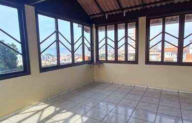 Imagem: A casa possui 3 Dormitórios, 3 Banheiros, 5 Vagas na garagem