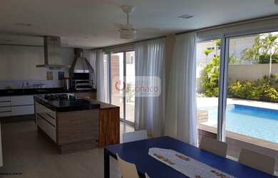 Imagem: A casa em condomínio possui 3 Dormitórios, 5 Banheiros, 4