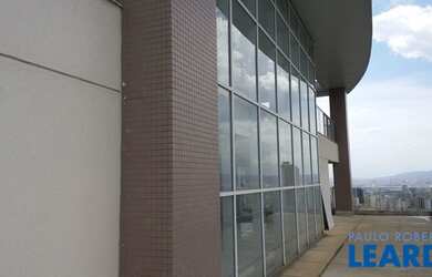 Imagem: O apartamento na cobertura possui 4 Dormitórios, 5 Banheiros