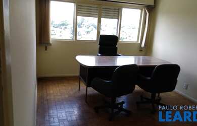 Imagem: O depósito possui 1 Vaga na garagem, 100m² de Área e está