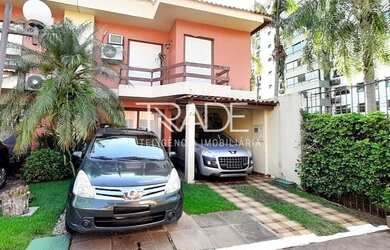 Imagem: A casa em condomínio possui 3 Dormitórios, 4 Banheiros, 3