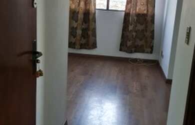 Imagem: O apartamento possui 3 Dormitórios, 1 Banheiro, 1 Vaga na garagem