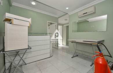 Imagem: O depósito possui 1 Vaga na garagem, 68m² de Área e está