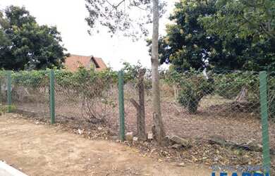 Imagem: O terreno possui 1.085m² de Área e está localizado em Pinheirinho