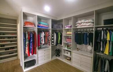 Imagem 3: Casa de condomínio para venda possui 360 metros quadrados com 4 quartos