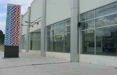 Imagem: O depósito possui 5 Vagas na garagem, 2.260m² de Área e