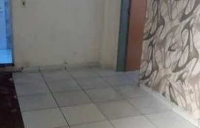 Imagem: A casa possui 2 Dormitórios e 1 Banheiro e está localizado