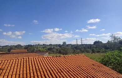 Imagem: A casa em condomínio possui 1 Dormitório, 1 Banheiro, 1 Vaga