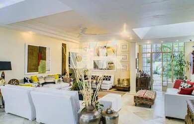 Imagem: A casa possui 5 Dormitórios, 5 Banheiros, 2 Vagas na garagem