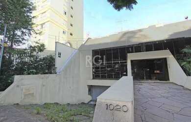 Imagem: O apartamento possui 4 Dormitórios, 2 Banheiros, 3 Vagas na