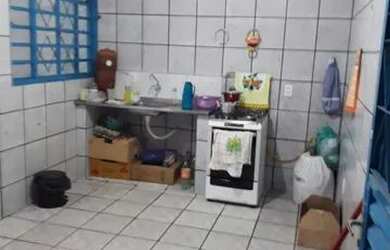 Imagem: A casa possui 2 Dormitórios, 2 Banheiros, 1 Vaga na garagem