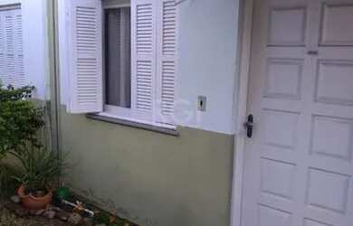 Imagem: A casa em condomínio possui 2 Dormitórios, 1 Banheiro, 54m²