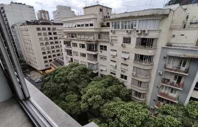 Imagem 8: Apartamento mobiliado, sala e quarto em Copacabana