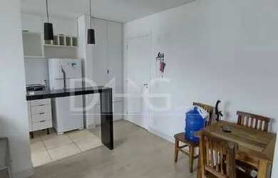 Imagem: O apartamento possui 2 Dormitórios, 1 Banheiro, 1 Vaga na garagem