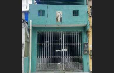 Imagem: A casa possui 2 Dormitórios, 1 Banheiro, 1 Vaga na garagem