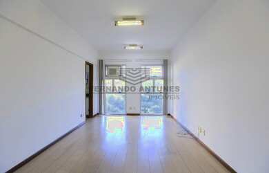 Imagem: O depósito possui 1 Vaga na garagem, 30-0m² de Área e está