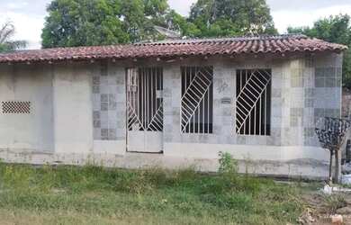 Imagem: A casa à venda possui 2 Dormitórios e 1 Banheiro e está localizado