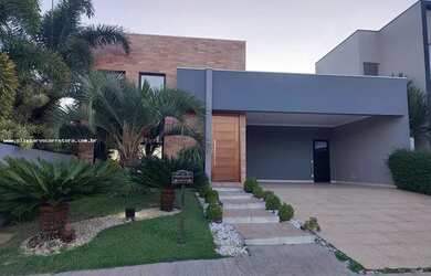 Imagem: A casa em condomínio possui 3 Dormitórios, 4 Banheiros, 4