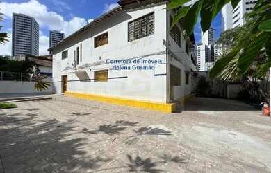 Imagem: A casa possui 5 Dormitórios, 2 Banheiros, 597m² de Área e