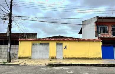 Imagem: A casa possui 3 Dormitórios, 3 Banheiros, 3 Vagas na garagem