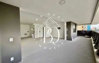 Imagem: O apartamento possui 3 Dormitórios, 5 Banheiros, 2 Vagas na