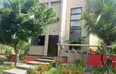 Imagem: A casa em condomínio possui 2 Dormitórios, 2 Banheiros, 165m²