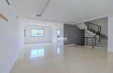 Imagem: A casa em condomínio possui 4 Dormitórios, 5 Banheiros, 4