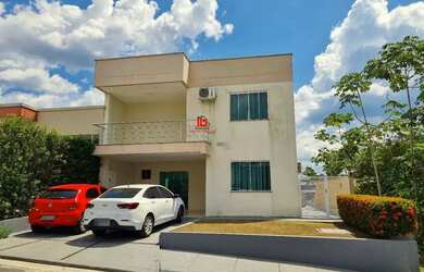 Imagem: A casa em condomínio possui 3 Dormitórios, 1 Banheiro, 4 Vagas