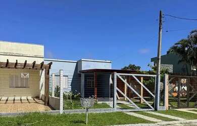 Imagem: A casa possui 3 Dormitórios, 2 Banheiros e 95m² de Área e