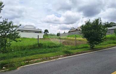 Imagem: O terreno possui 250m² de Área e está localizado em Pinheirinho