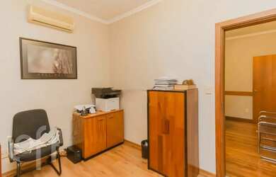 Imagem 7: Casa à venda em Menino Deus com 300 m², 8 quartos, 4 suítes, 9 vagas