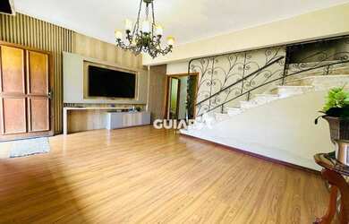 Imagem: O depósito possui 4 Vagas na garagem, 300m² de Área e está