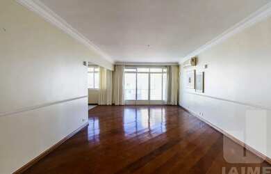 Imagem: O apartamento na cobertura possui 4 Dormitórios, 5 Banheiros