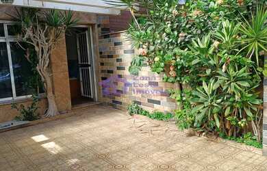 Imagem: A casa possui 2 Dormitórios, 3 Banheiros, 2 Vagas na garagem