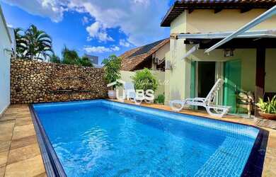 Imagem: A casa em condomínio possui 5 Dormitórios, 5 Banheiros, 4