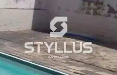 Imagem: A casa possui 3 Dormitórios, 2 Banheiros, 386m² de Área e