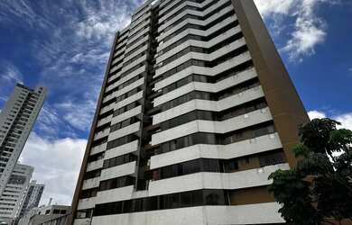 Imagem: O apartamento possui 4 Dormitórios, 5 Banheiros, 4 Vagas na