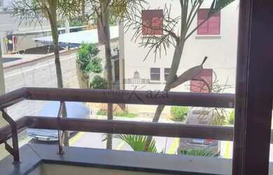 Imagem: O apartamento e possui 2 Dormitórios, 1 Banheiro, 1 Vaga na