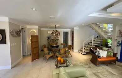 Imagem: A casa em condomínio possui 5 Dormitórios, 5 Banheiros, 3