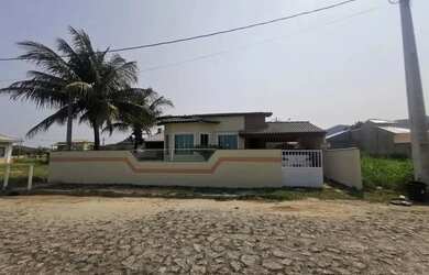 Imagem: A casa em condomínio à venda possui 4 Dormitórios, 3 Banheiros