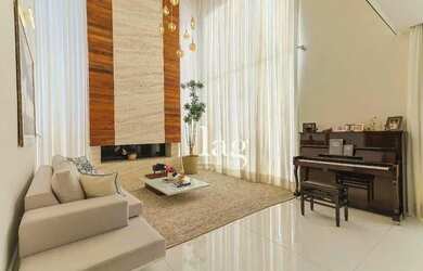 Imagem: A casa em condomínio à venda possui 4 Dormitórios, 5 Banheiros