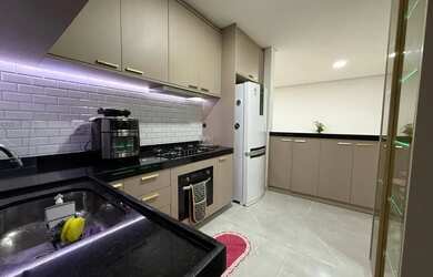 Imagem: A casa em condomínio possui 4 Dormitórios, 3 Banheiros, 2