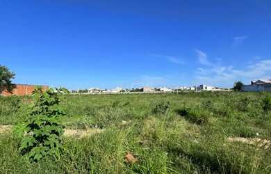 Imagem: O terreno possui 450m² de Área e está localizado em Parque