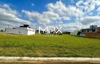 Imagem: O terreno possui 348m² de Área, Imóvel novo e está localizado